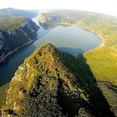 Camping In Clisura Dunarii * Eselnita