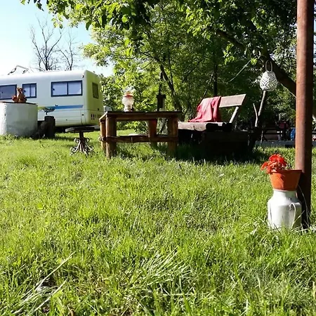 Camping In Clisura Dunarii * Eselnita